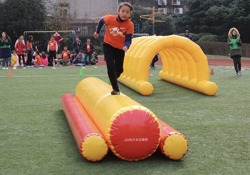 充气障碍独木桥