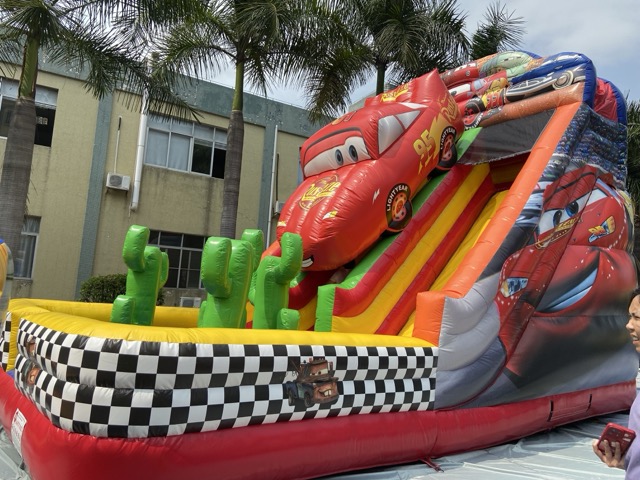 汽车总动员滑梯