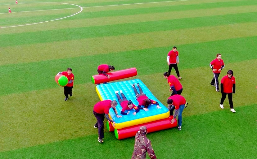 充气游戏铁甲战车出租出售